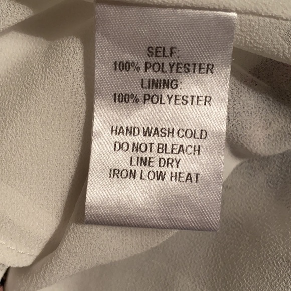 Lulu’s Lucrezia Floral Wrap Top M LAST PRICE DROP B4 DONATION - Picture 12 of 15